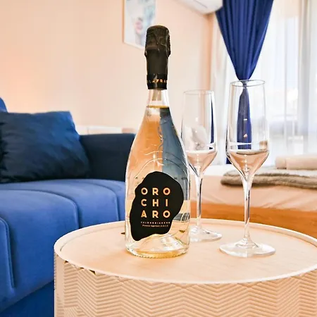 Apartament Armand De Azurro *