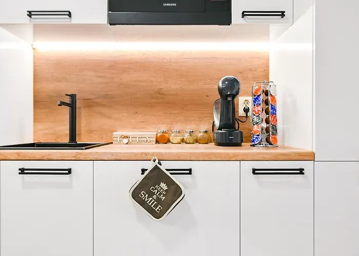 Armand De Azurro Apartament *